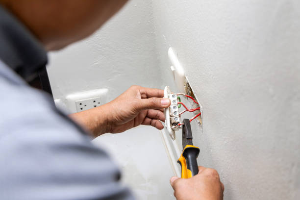 Best Circuit Breaker Repair  in Vineyard, CA